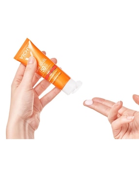 Protector solar FPS 50+ Anti-edad 3 en 1 Vichy Capital Soleil 50 ml