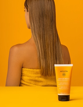 Acondicionador para cabello Reparador con miel y keratina Apivita 150 ml