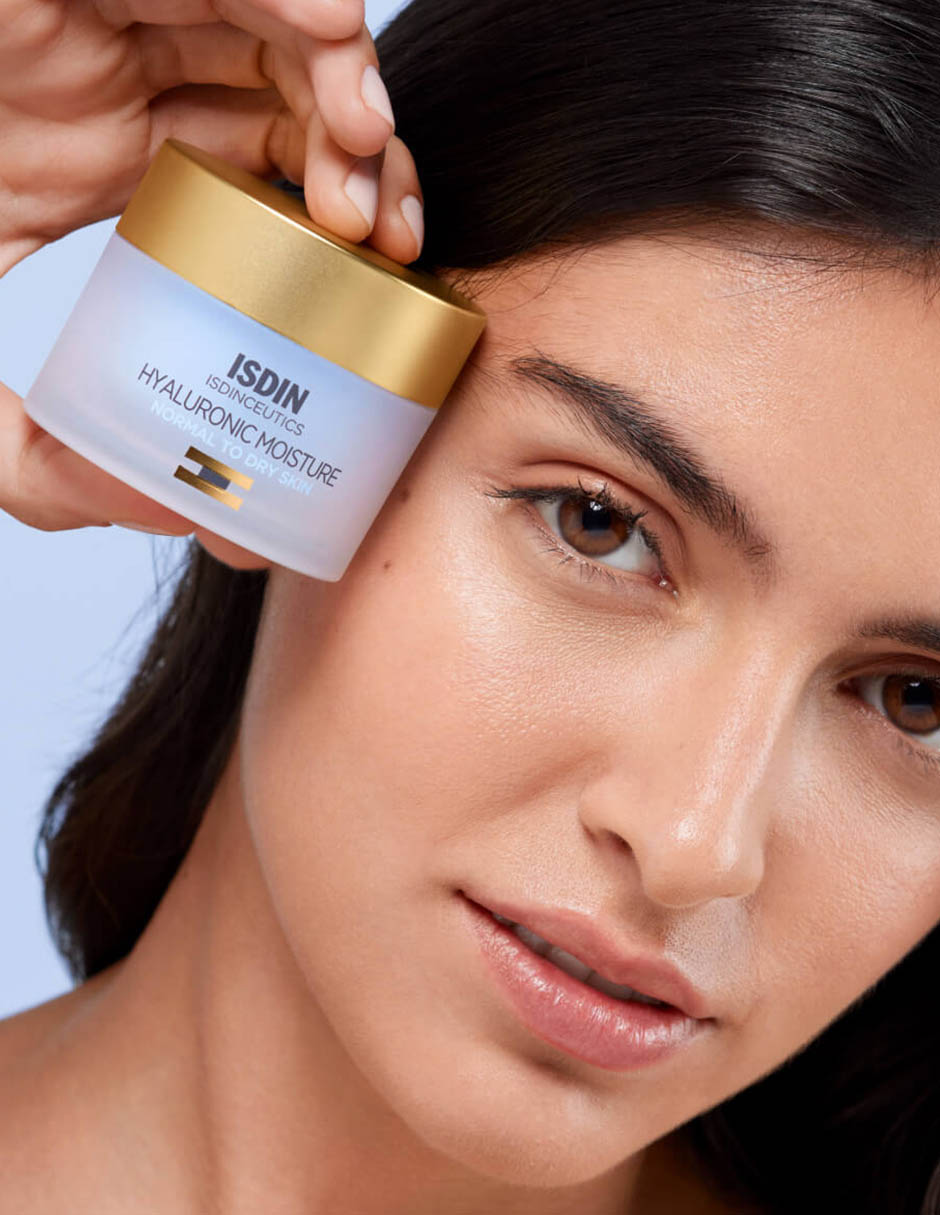 Crema facial recomendada para hidratar día y noche ceutics Hyaluronic Moisture Piel Normal A Seca Isdin Isdinceutics para piel normal y seca 3
