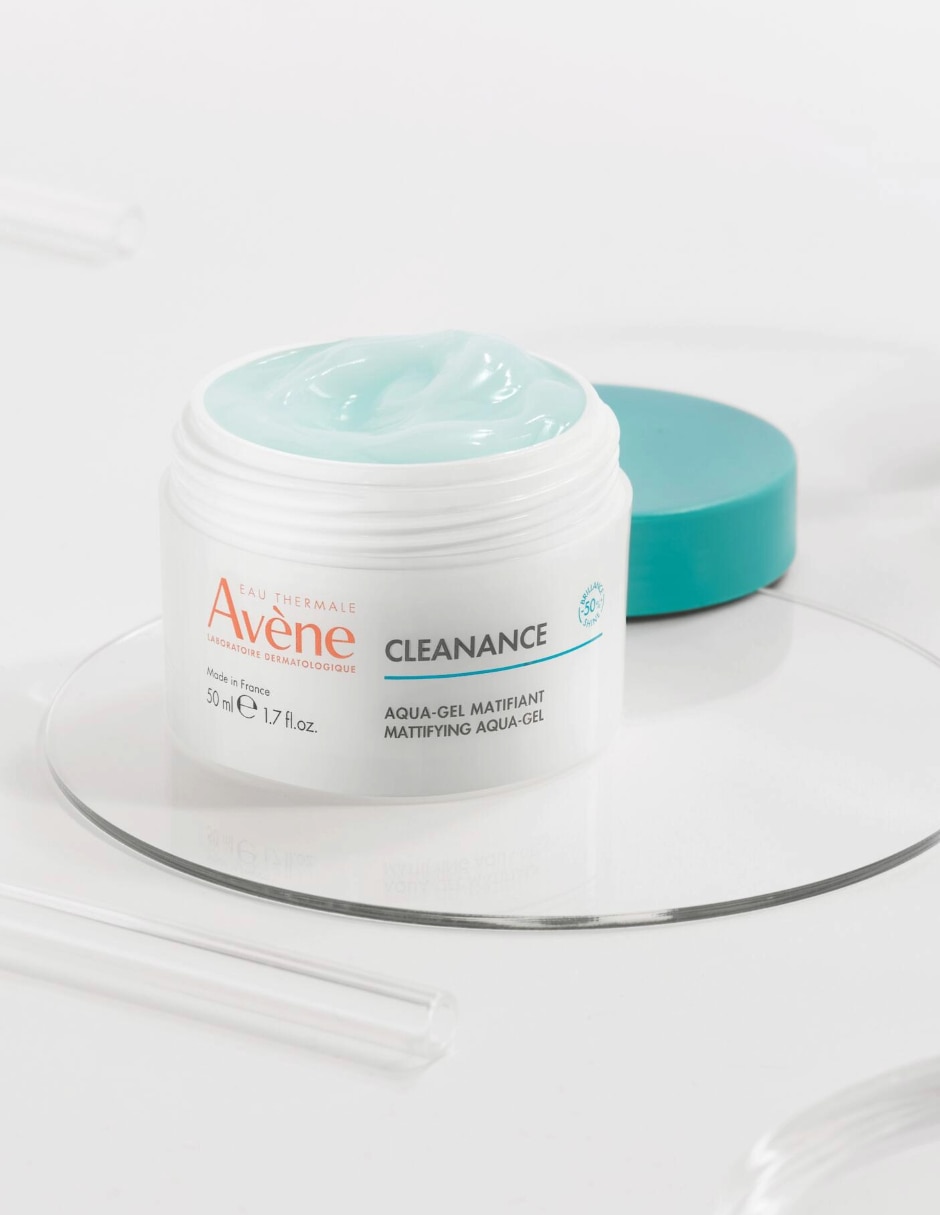 Crema facial recomendada para acné día y noche Cleanance para piel mixta y grasa 4