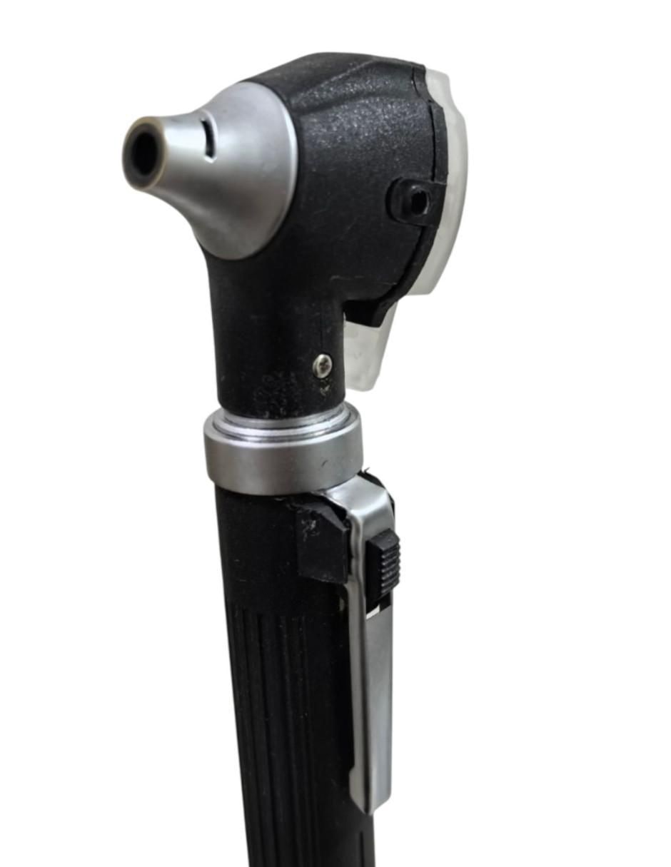 Otoscopio 2