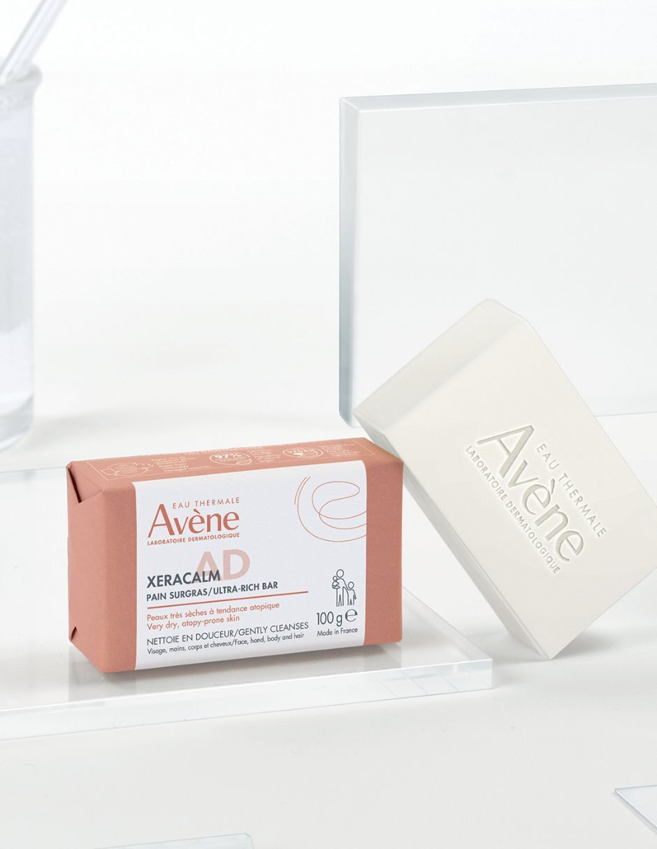 Limpiadores rostro y cuerpo barra dermolimpiadora facial y coporal Avene Xeracalm para piel muy seca 100 gr para calmar la piel 4