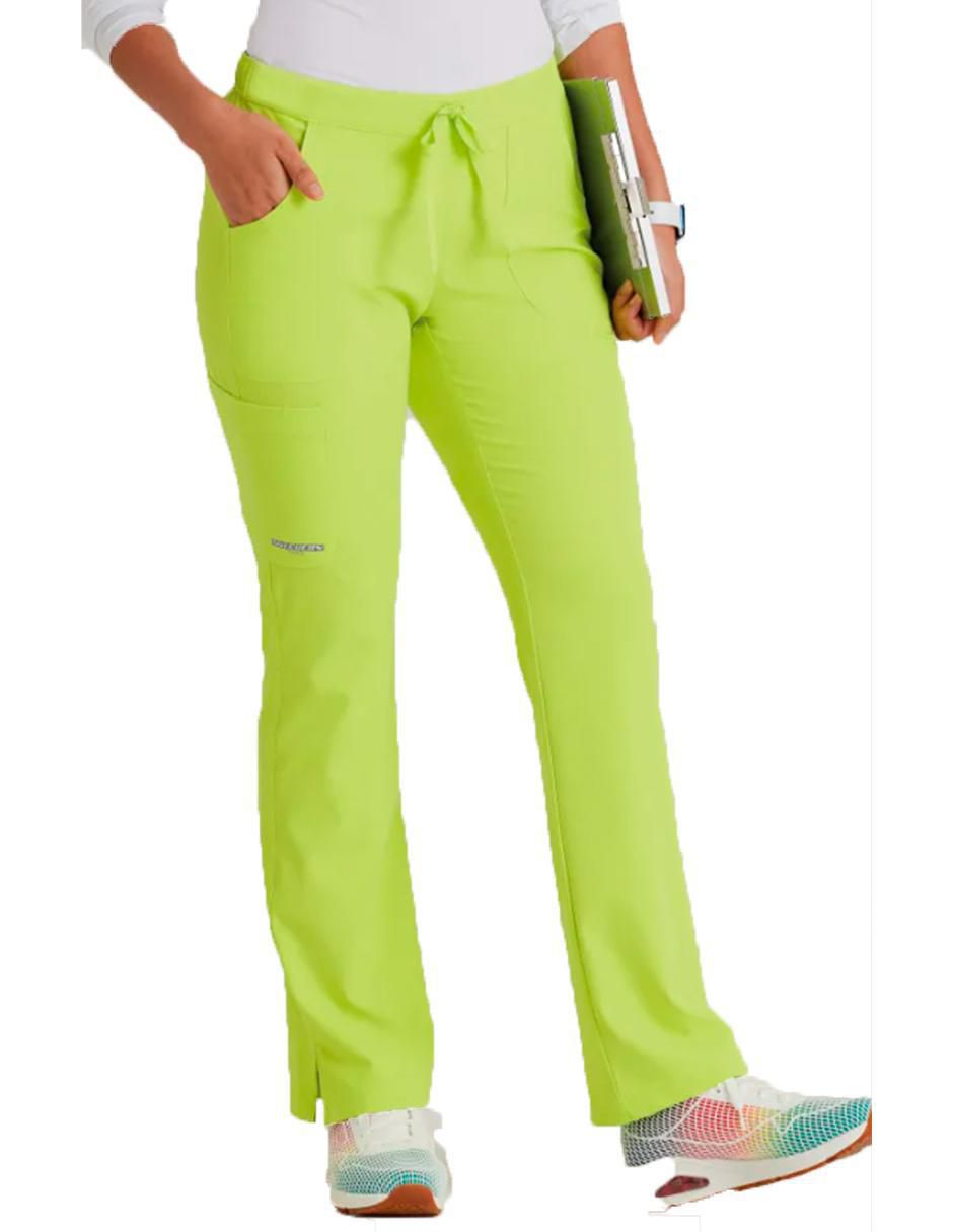 Uniforme Skechers estilo regular para mujer