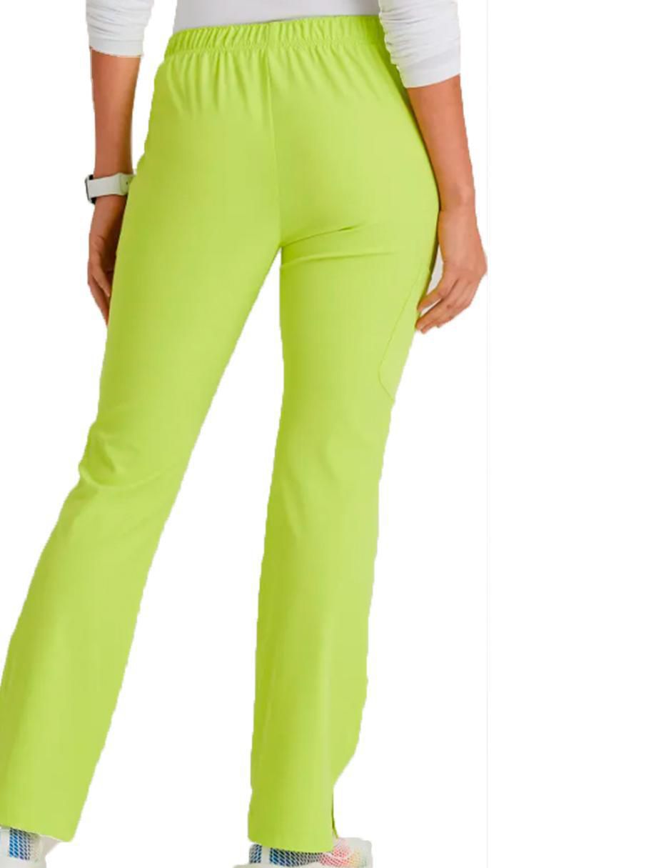 Uniforme Skechers estilo regular para mujer