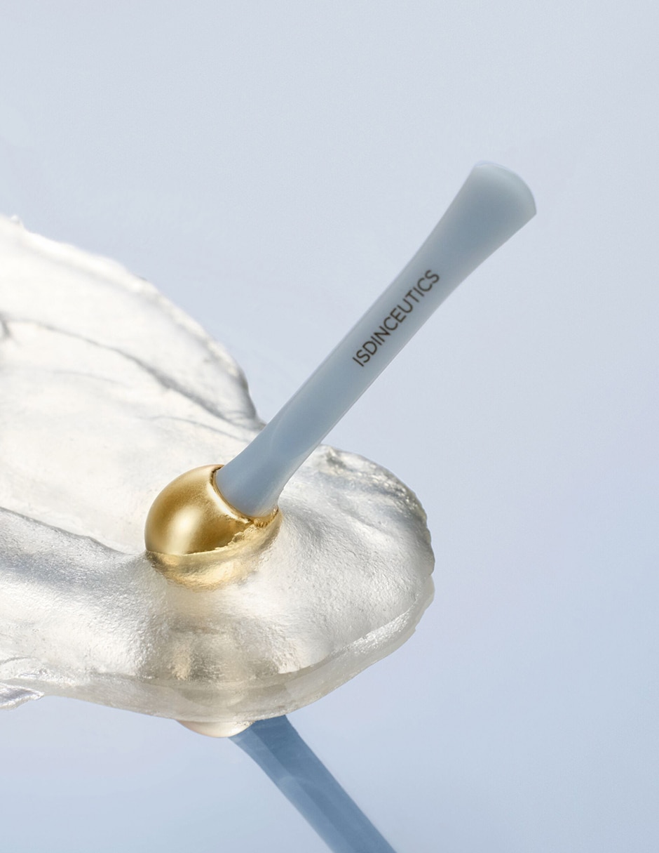 Crema para ojos recomendada para bolsas y ojeras de día y noche Isdinceutics Hyaluronic todo tipo piel 3