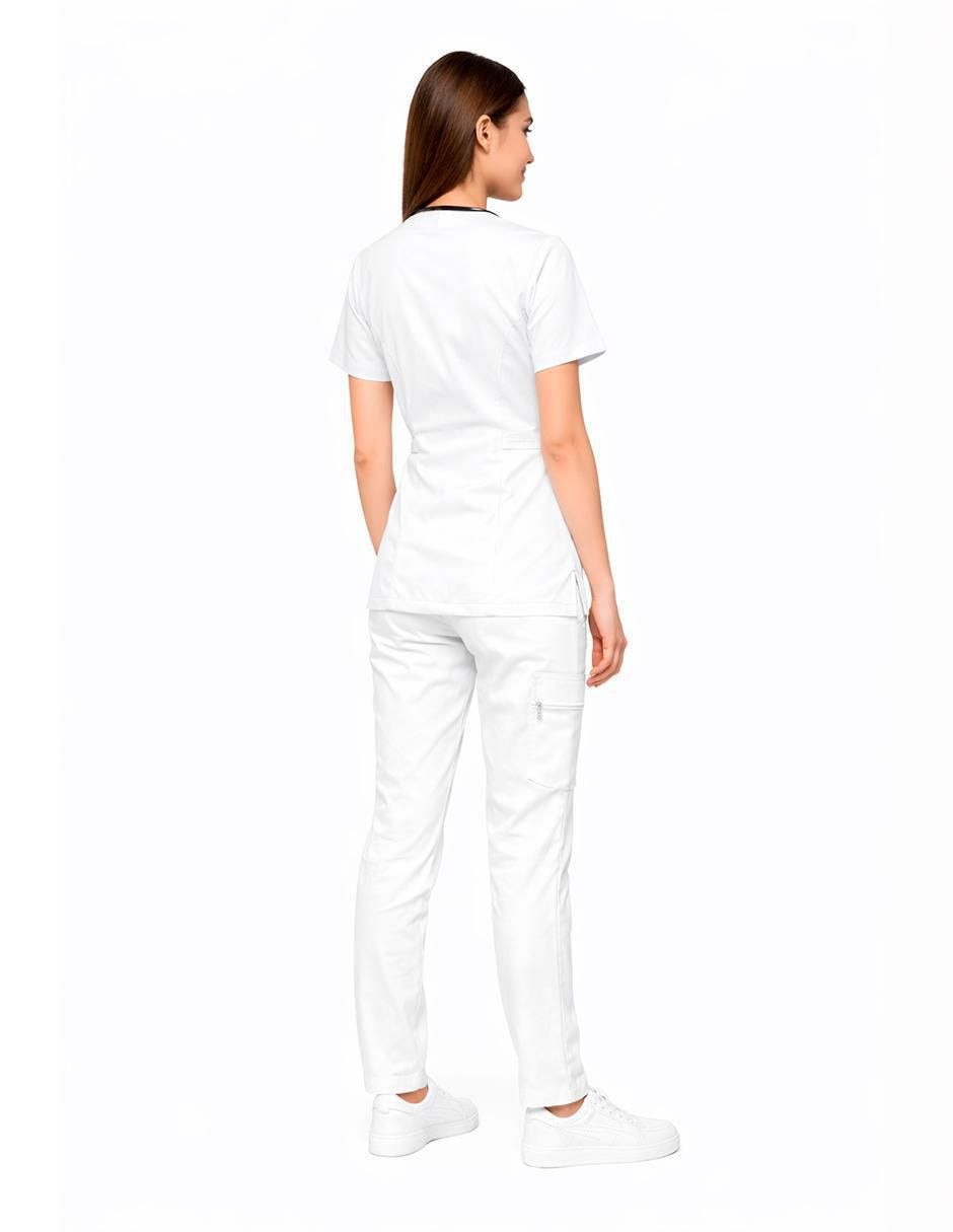 Pijama quirúrgica estilo relajado para mujer 3