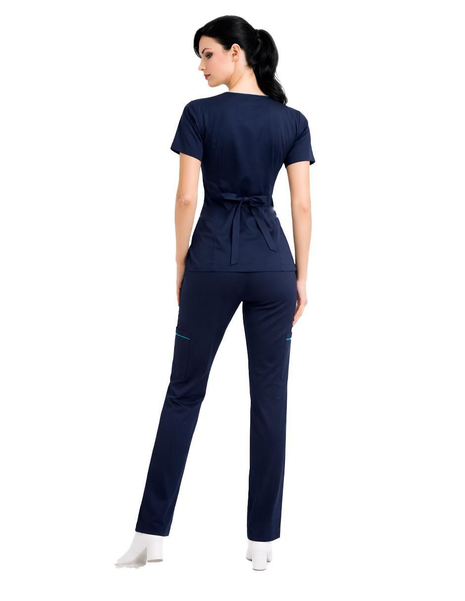 Pijama quirúrgica estilo relajado para mujer 3