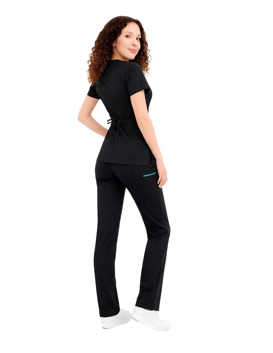 Pijama quirúrgica estilo relajado para mujer 3